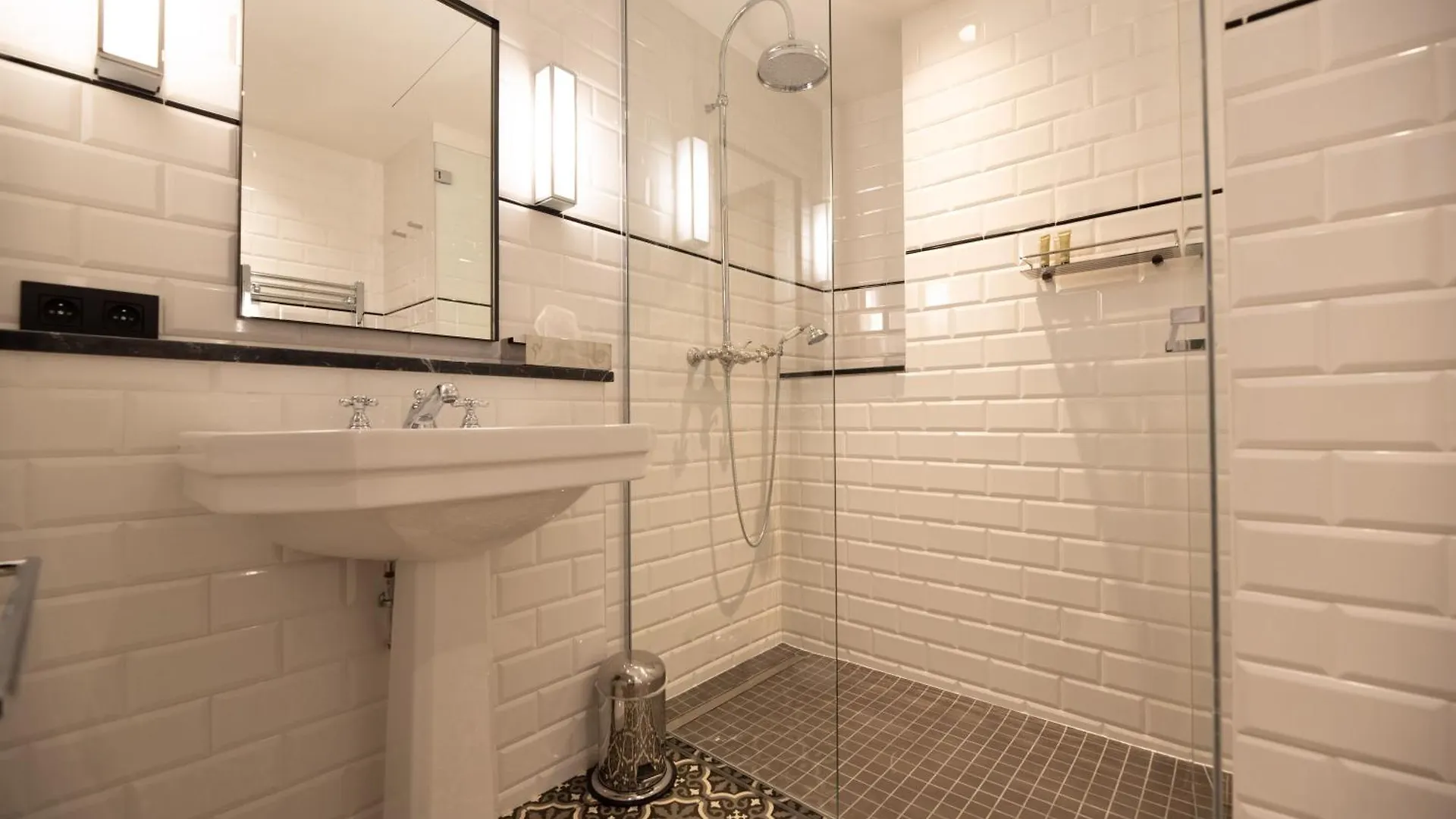 Demeure Montmartre Apartment Paris